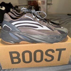 Adidas Yeezy Boost 700 V2 Geode